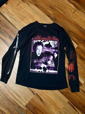Grail Johnny drop Sleepy Hollow Graphic Long-Sleeve Tee - Black & Purple Sz l